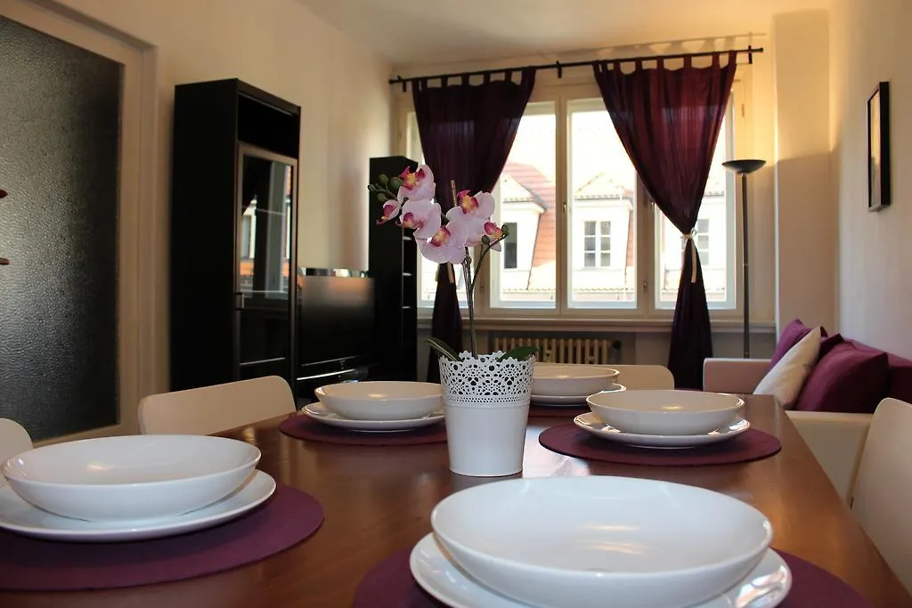 Go Native Prague Apartment República Checa